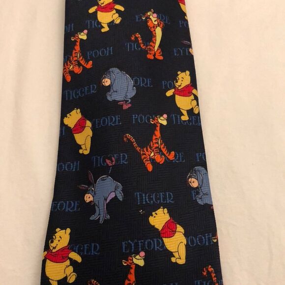 Beautiful Whinny the Pooh tie - Picture 1 of 4